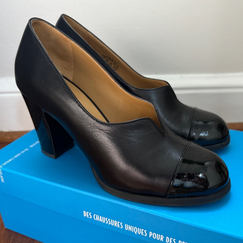 black Fluevog Attic Iris patent toe pumps size 8.5
